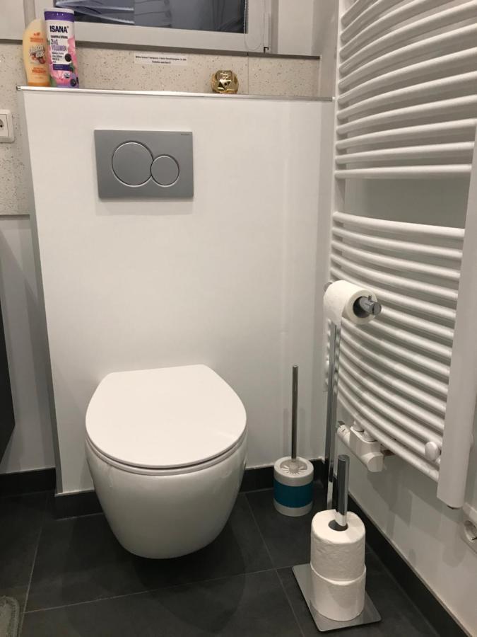 Ferienwohnung Sunny - Moderne Ferienwohnung Im Gruenen In Saarbruecken-West Luaran gambar