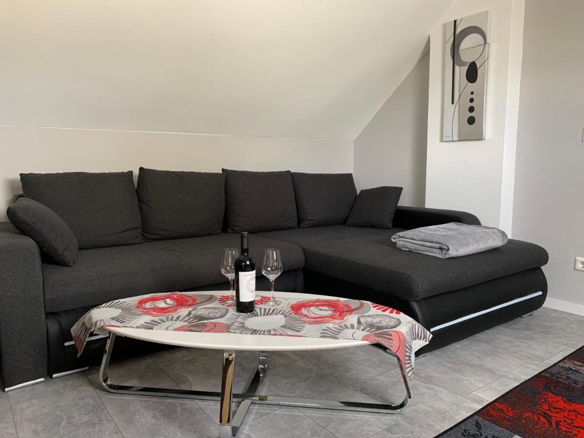 Ferienwohnung Sunny - Moderne Ferienwohnung Im Gruenen In Saarbruecken-West Luaran gambar