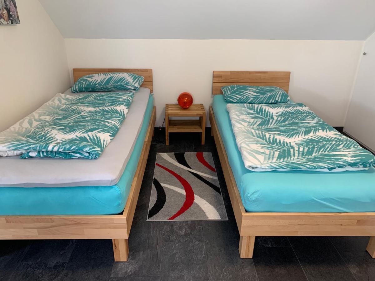 Ferienwohnung Sunny - Moderne Ferienwohnung Im Gruenen In Saarbruecken-West Luaran gambar