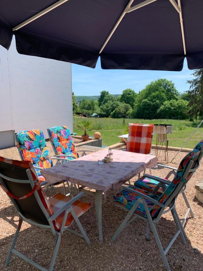 Ferienwohnung Sunny - Moderne Ferienwohnung Im Gruenen In Saarbruecken-West Luaran gambar